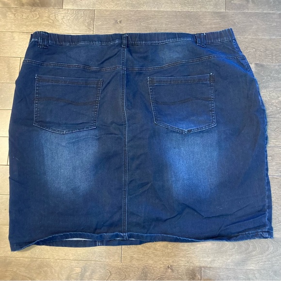 Pennington Size 26 Denim Skirt with Elastic Band - Picture 2 of 8